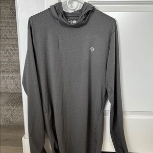 Mountain hardware light weight, Long Sleeve Hoodie. Gray XL
